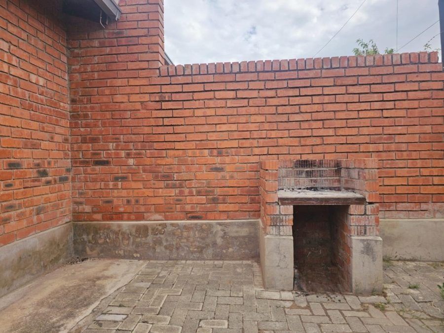 2 Bedroom Property for Sale in Ladybrand Free State